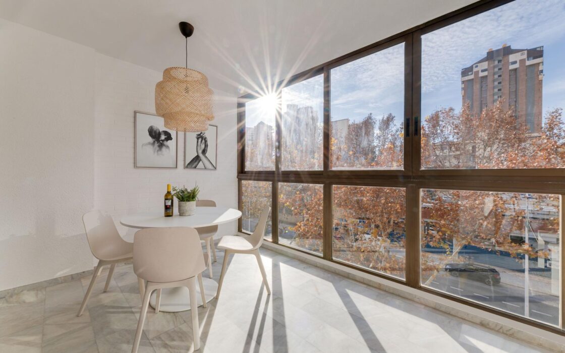 Квартира в Бенидорме 56 кв.м с террасой у моря