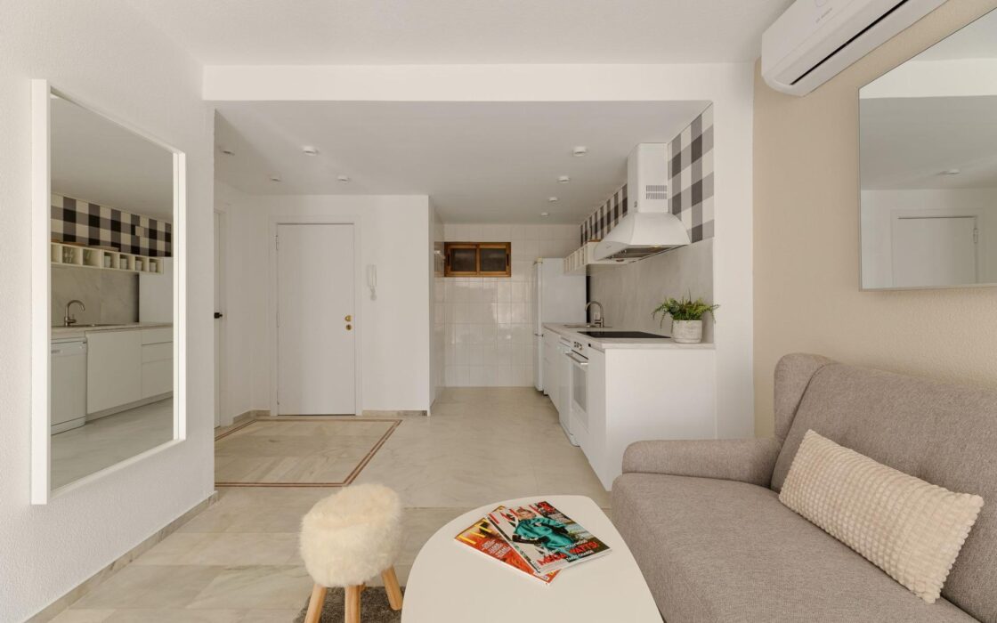 Квартира в Бенидорме 56 кв.м с террасой у моря