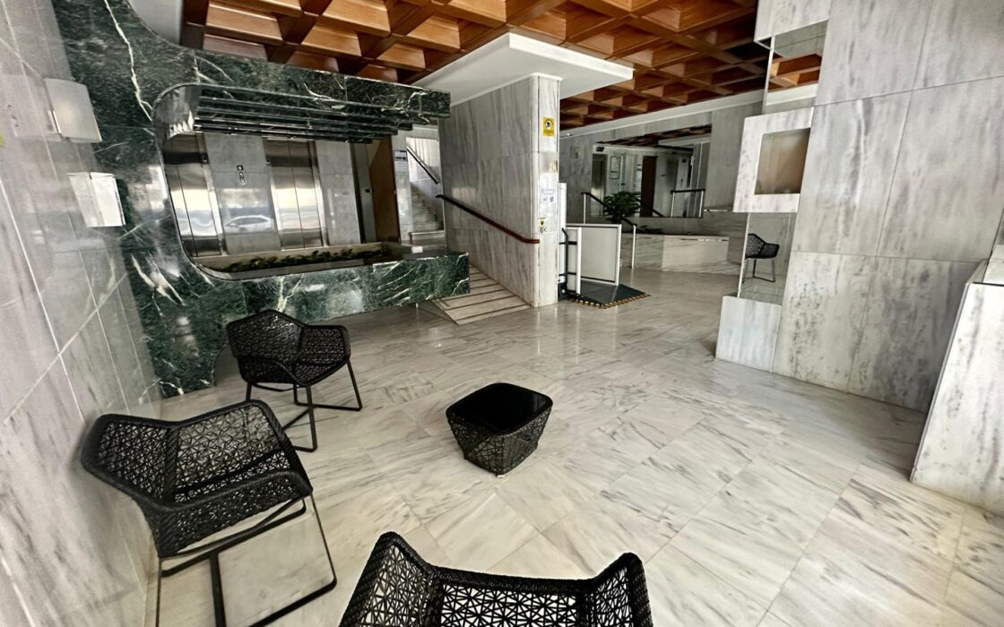 Квартира в Бенидорме 56 кв.м с террасой у моря