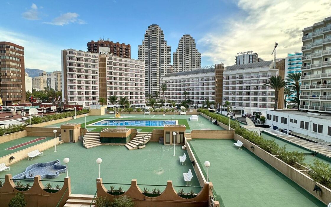 Квартира в Бенидорме 56 кв.м с террасой у моря