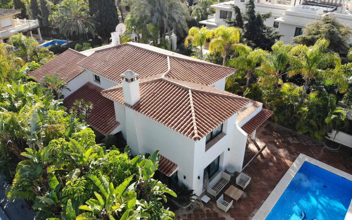 Роскошная вилла в Лос-Монтерос, Марбелья, 381 кв.м у моря