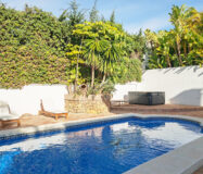 Роскошная вилла в Лос-Монтерос, Марбелья, 381 кв.м у моря