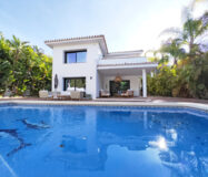 Роскошная вилла в Лос-Монтерос, Марбелья, 381 кв.м у моря