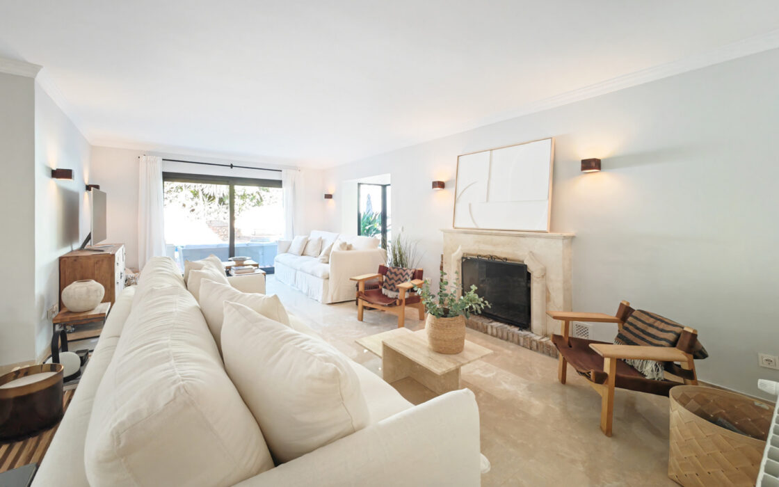 Роскошная вилла в Лос-Монтерос, Марбелья, 381 кв.м у моря