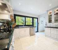 Роскошная вилла в Лос-Монтерос, Марбелья, 381 кв.м у моря