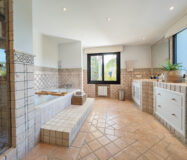 Роскошная вилла в Лос-Монтерос, Марбелья, 381 кв.м у моря