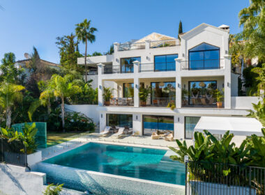 Вилла в Эль Эррохо 682 кв.м с террасой у моря