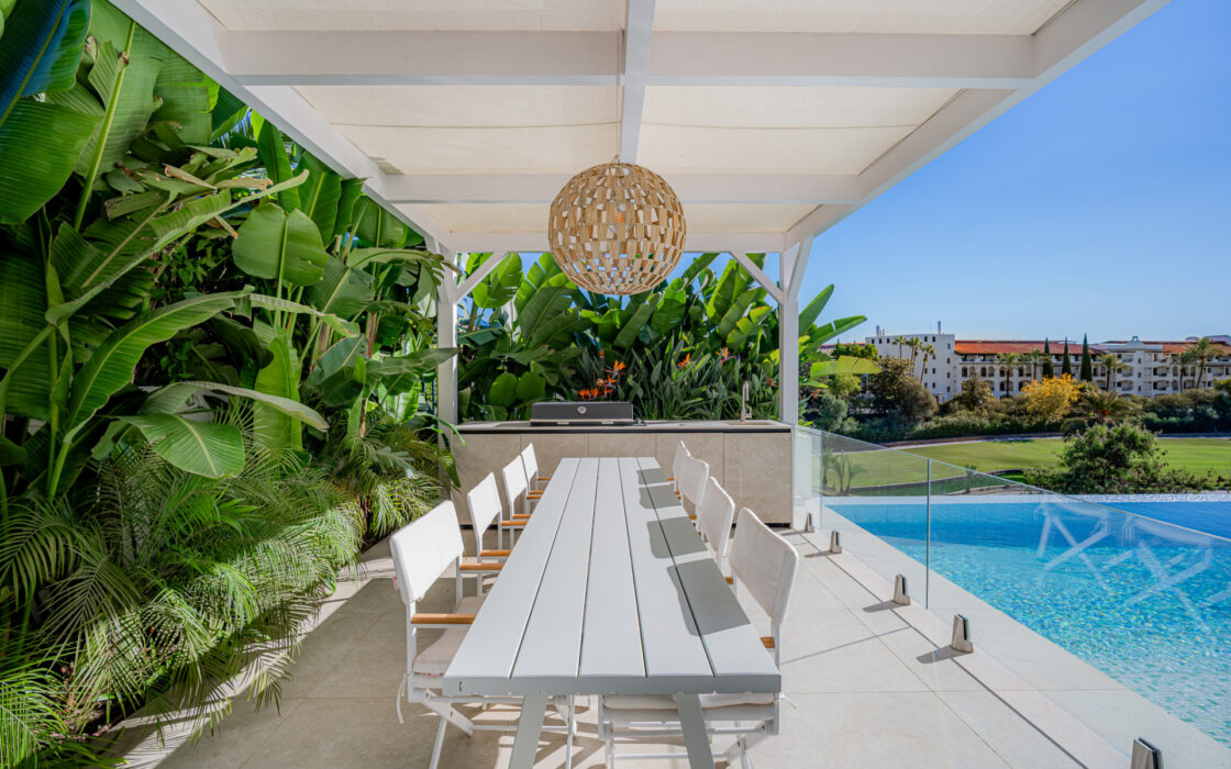 Вилла в Эль Эррохо 682 кв.м с террасой у моря