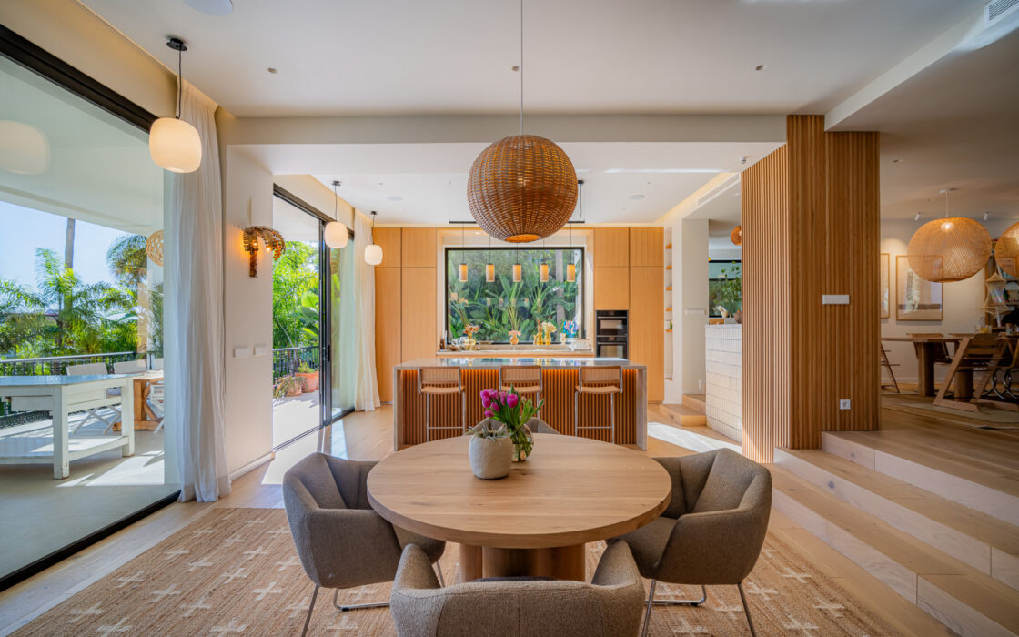 Вилла в Эль Эррохо 682 кв.м с террасой у моря