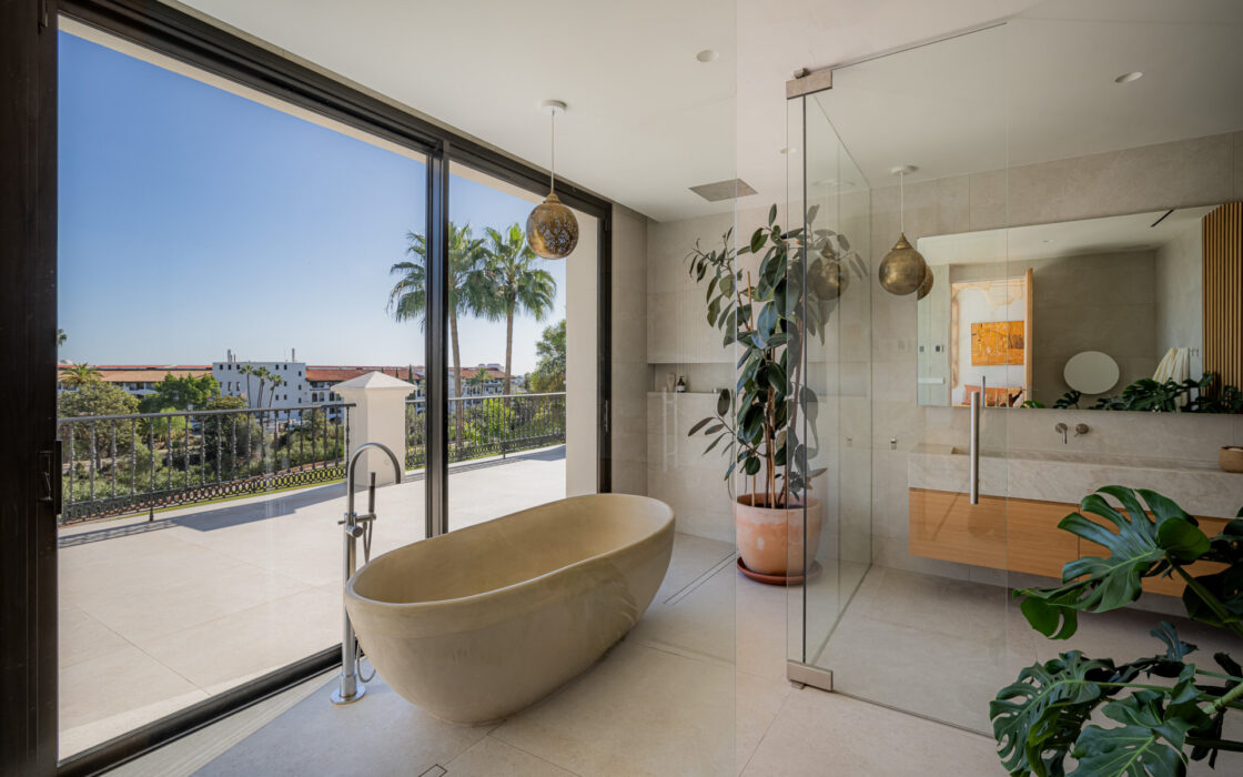 Вилла в Эль Эррохо 682 кв.м с террасой у моря