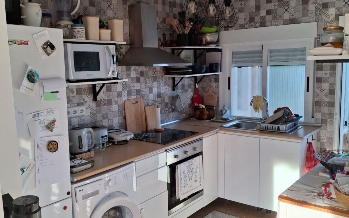 Квартира 74 кв.м в Ла-Вила-Йойоса у моря с балконом