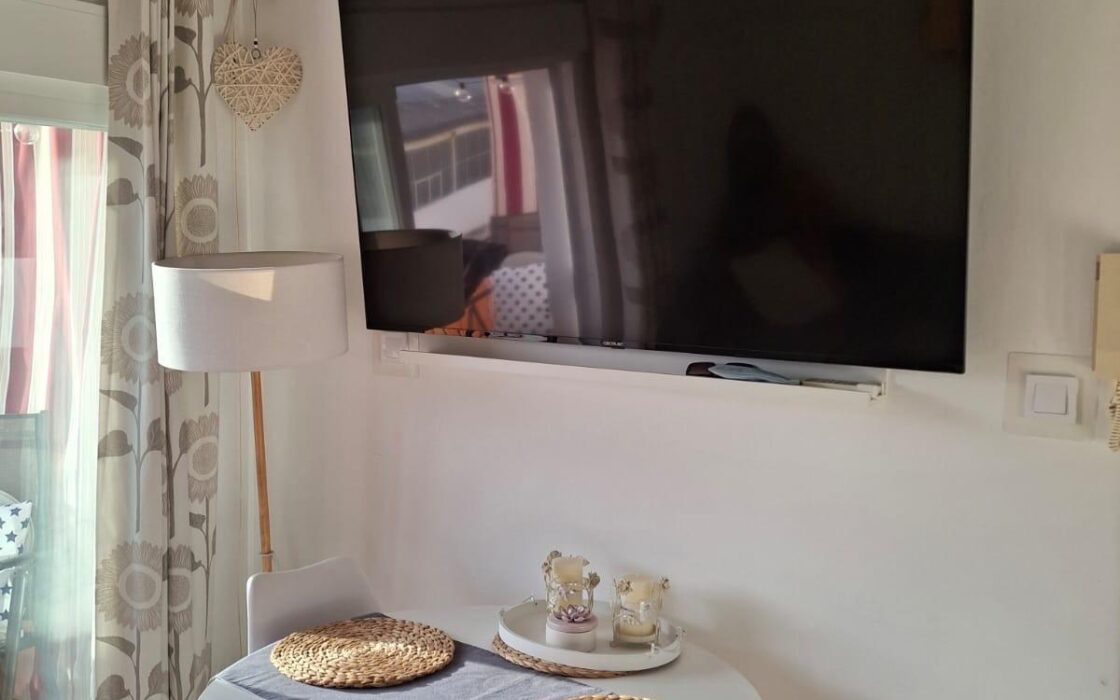 Квартира 74 кв.м в Ла-Вила-Йойоса у моря с балконом