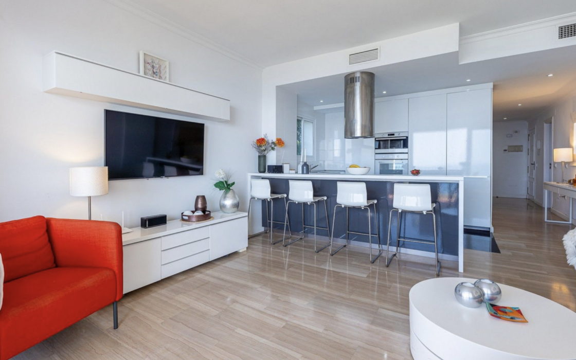 Просторная квартира у моря в Михас Коста 86 кв.м с террасой