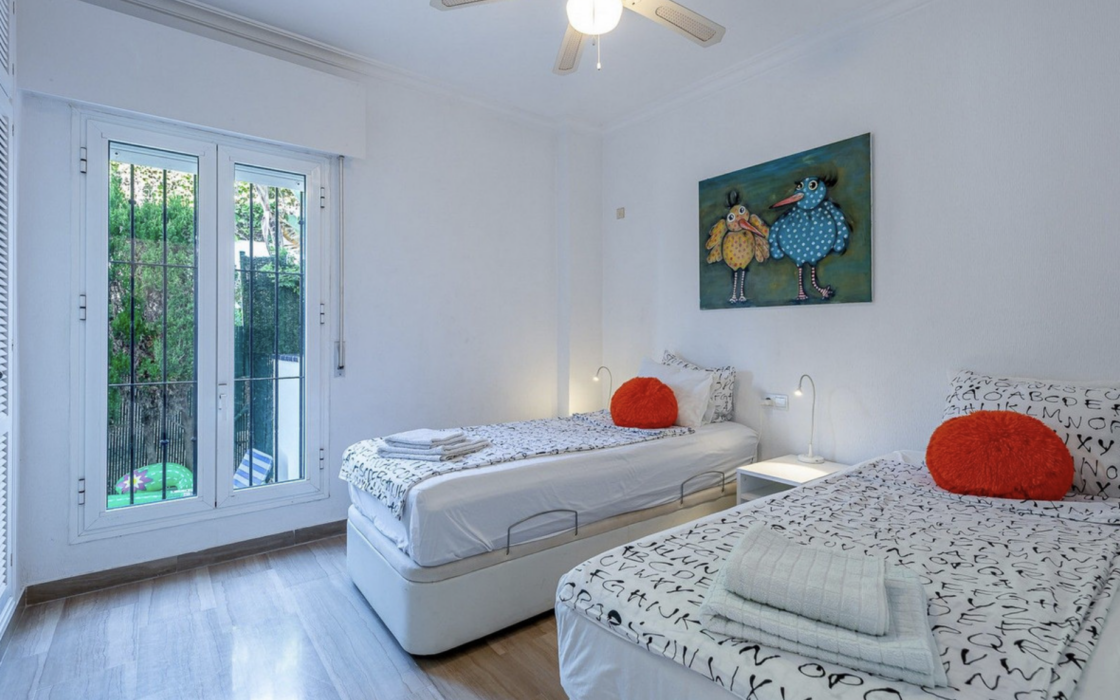 Просторная квартира у моря в Михас Коста 86 кв.м с террасой