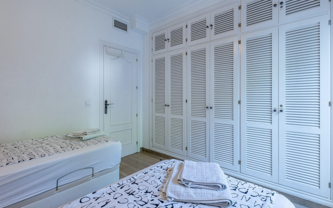 Просторная квартира у моря в Михас Коста 86 кв.м с террасой