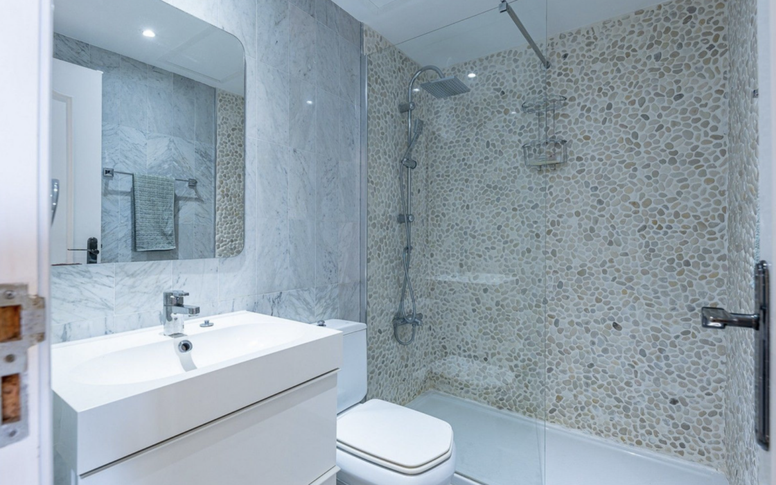 Просторная квартира у моря в Михас Коста 86 кв.м с террасой