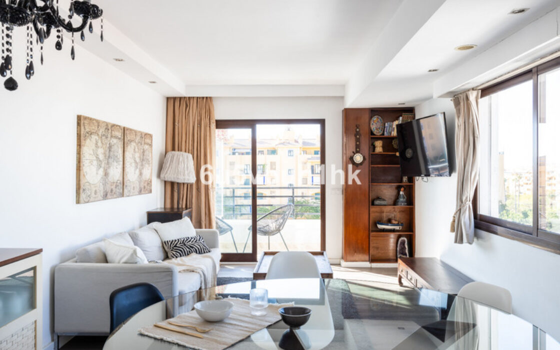 Квартира 3 кімнати в Сан-Педро-де-Алькантара біля моря