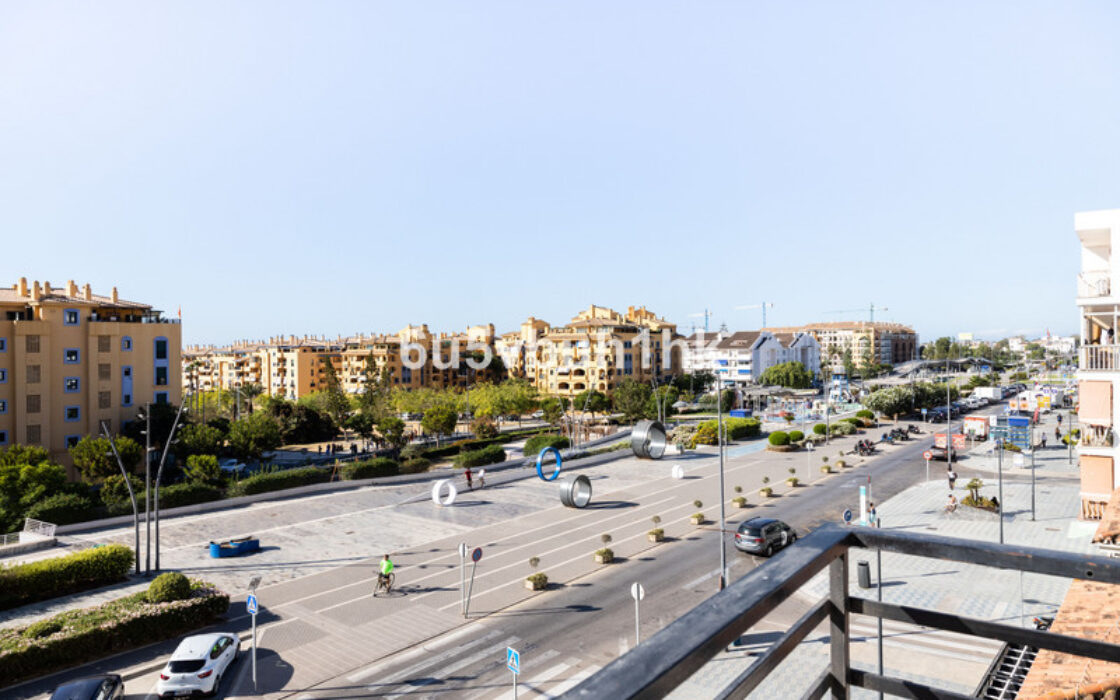 Квартира 3 кімнати в Сан-Педро-де-Алькантара біля моря