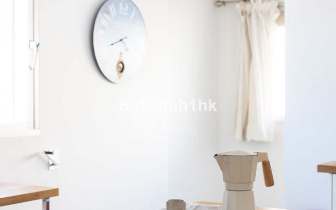 Квартира 3 кімнати в Сан-Педро-де-Алькантара біля моря