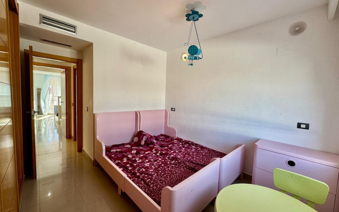 Квартира на верхньому поверсі в Сан-Педро 2 спальні з терасою