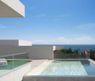 Вилла с террасой и четырьмя спальнями в Эстепоне