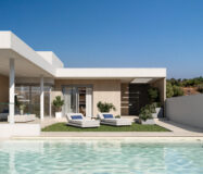 Вилла с террасой и четырьмя спальнями в Эстепоне