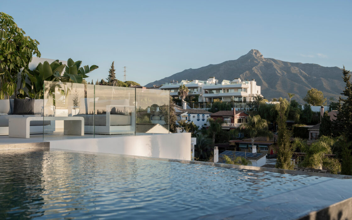 Розкішна вілла в Нижній Нуевій, 6 кімнат, тераса