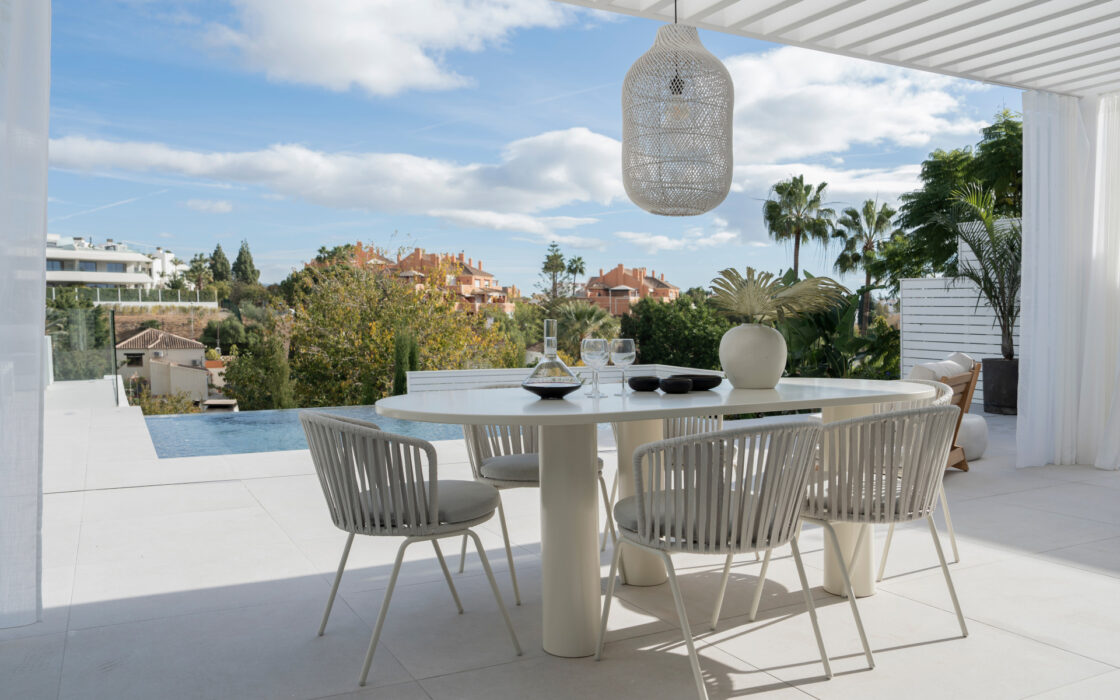 Розкішна вілла в Нижній Нуевій, 6 кімнат, тераса