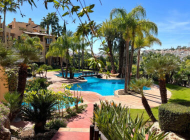 Квартира з терасою 135 кв.м в Естепоні біля моря