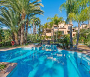 Квартира з терасою 135 кв.м в Естепоні біля моря