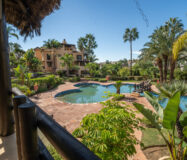 Квартира з терасою 135 кв.м в Естепоні біля моря