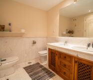 Квартира з терасою 135 кв.м в Естепоні біля моря