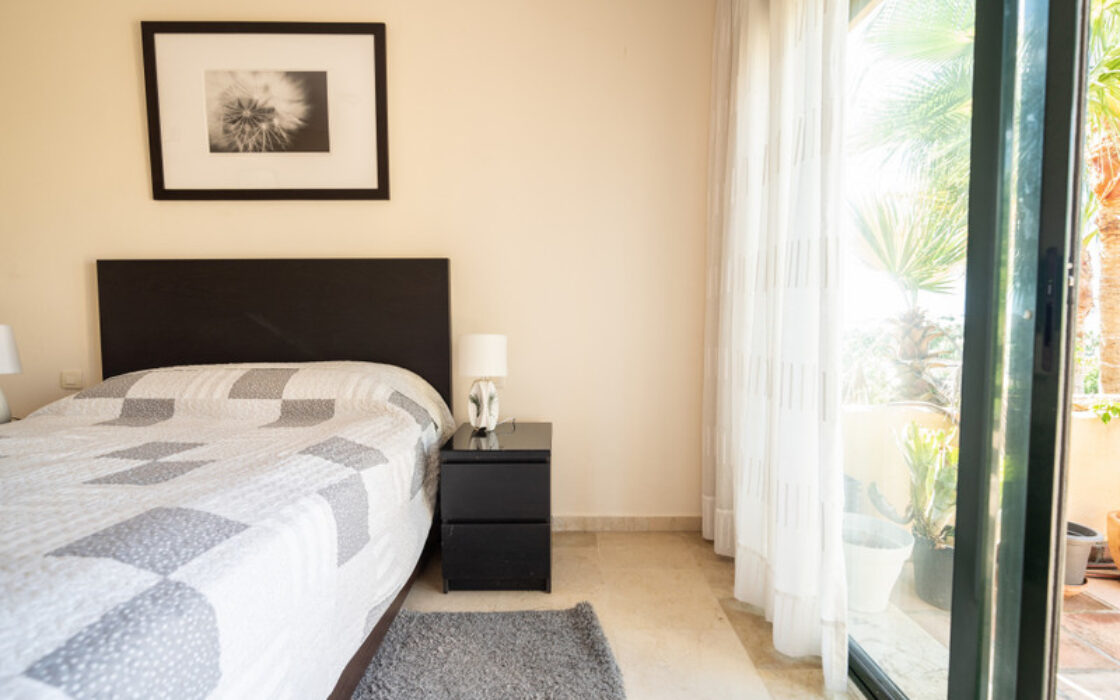 Квартира з терасою 135 кв.м в Естепоні біля моря