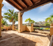 Квартира з терасою 135 кв.м в Естепоні біля моря