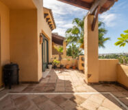 Квартира з терасою 135 кв.м в Естепоні біля моря