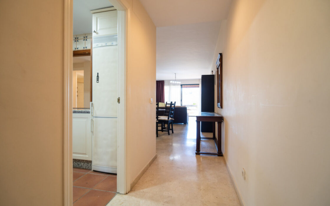 Квартира з терасою 135 кв.м в Естепоні біля моря