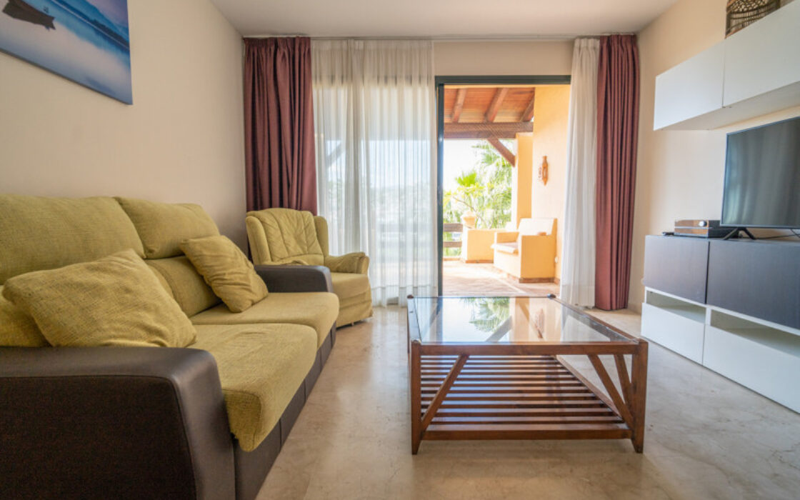 Квартира з терасою 135 кв.м в Естепоні біля моря