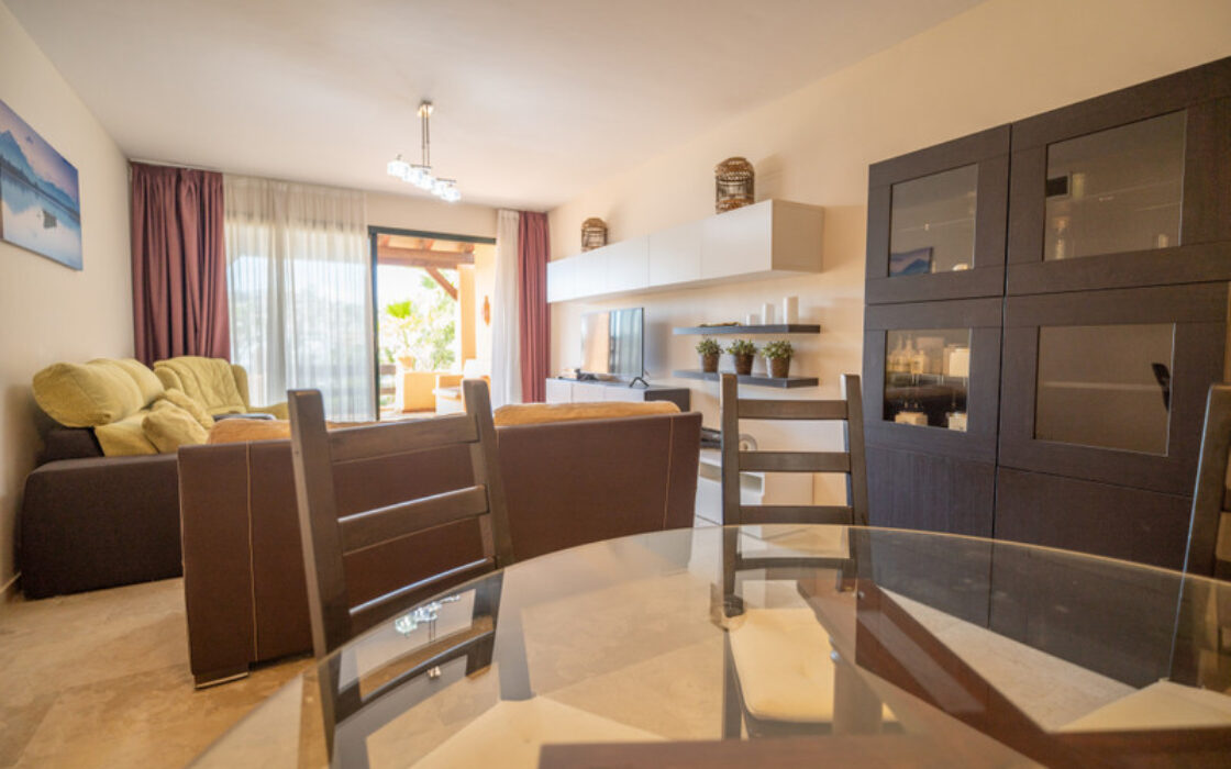 Квартира з терасою 135 кв.м в Естепоні біля моря