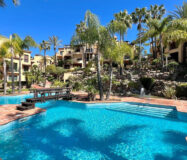 Квартира з терасою 135 кв.м в Естепоні біля моря