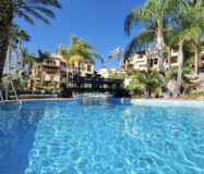 Квартира з терасою 135 кв.м в Естепоні біля моря