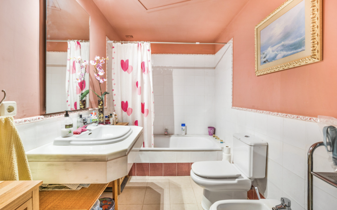 Простора 2-кімнатна квартира в Гуадальміні Альта з терасою