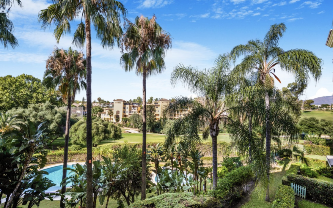 Простора 2-кімнатна квартира в Гуадальміні Альта з терасою