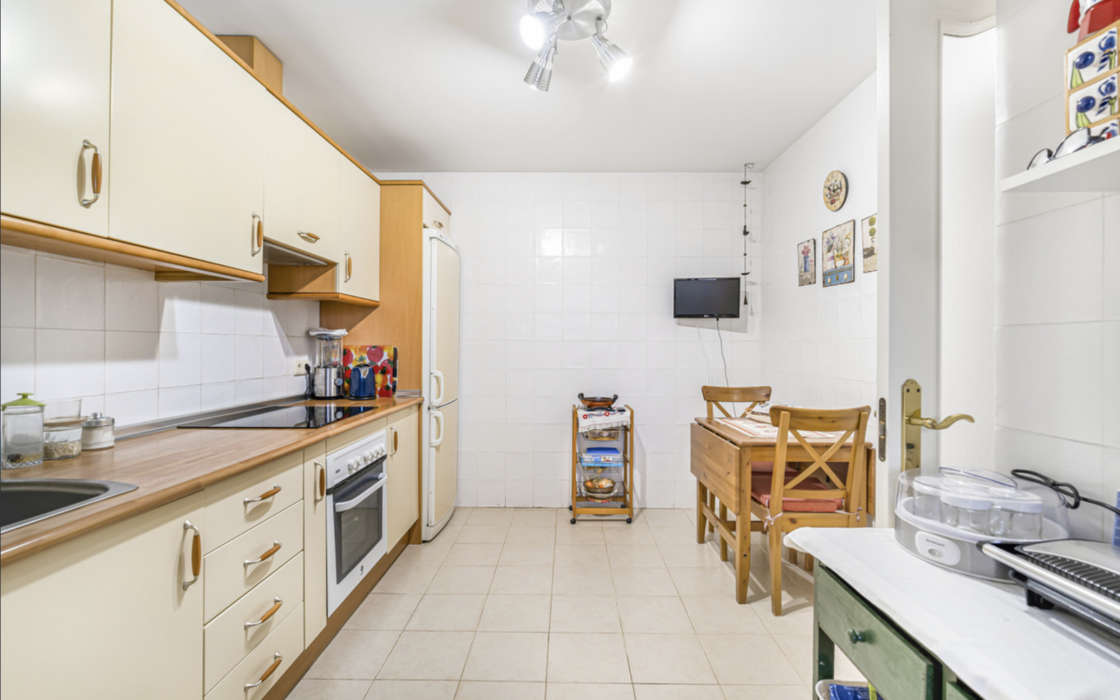 Простора 2-кімнатна квартира в Гуадальміні Альта з терасою