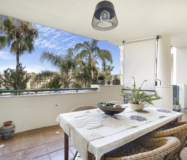 Простора 2-кімнатна квартира в Гуадальміні Альта з терасою