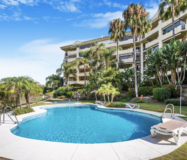 Простора 2-кімнатна квартира в Гуадальміні Альта з терасою