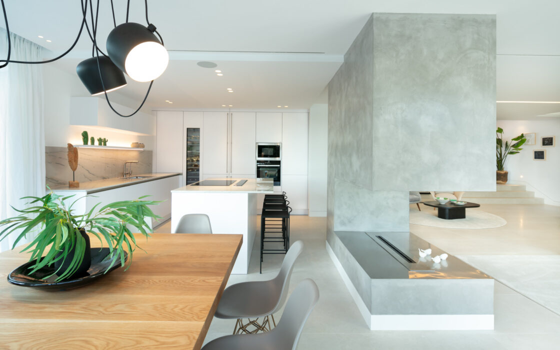 Вілла в Нуэва-Андалусії 200 кв.м з терасою біля моря