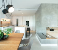 Вілла в Нуэва-Андалусії 200 кв.м з терасою біля моря