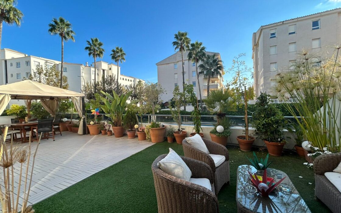 Квартира в Альбире 95 кв.м з терасою 60 кв.м біля моря