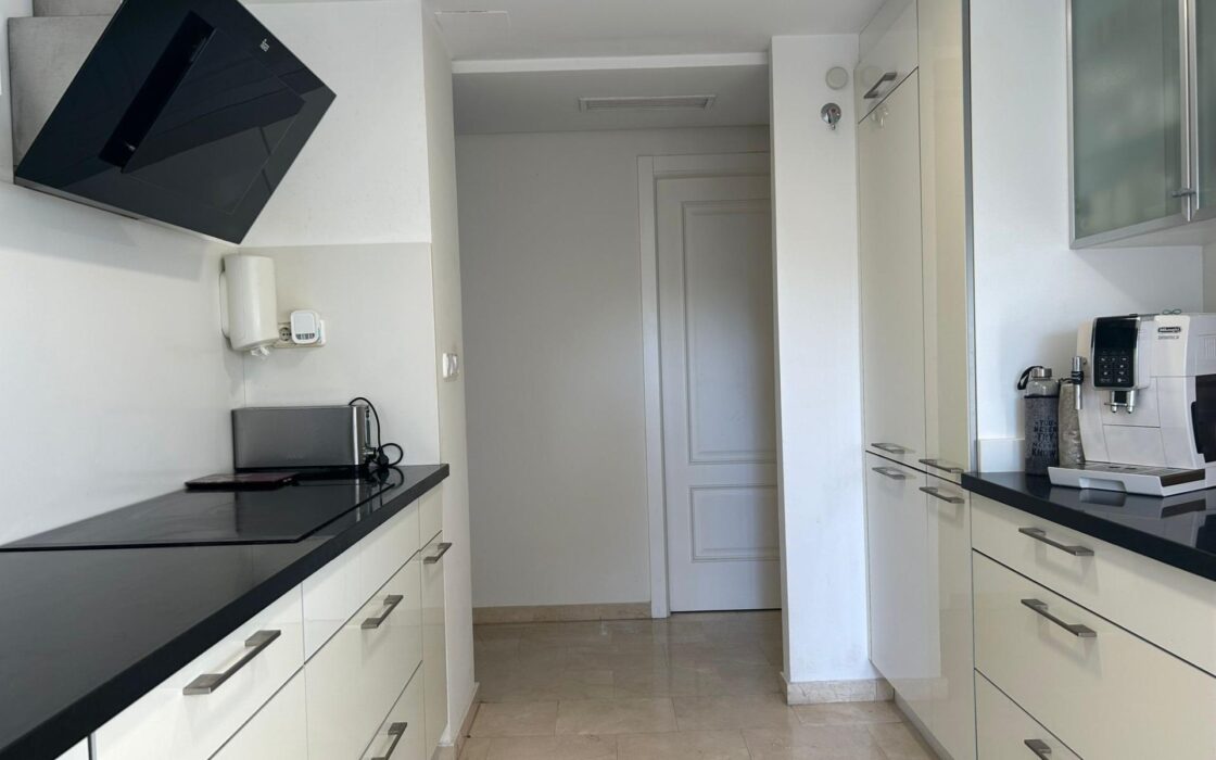 Квартира в Альбире 95 кв.м з терасою 60 кв.м біля моря