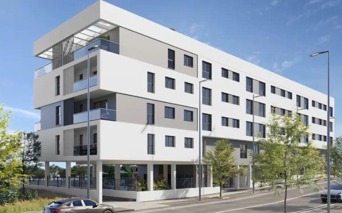 Апартаменти 83 кв.м в Аликанте з терасою та басейном